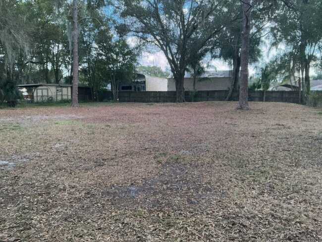 Building Photo - Winter Haven 3BR Home with Fenced Yard & Bonus Room