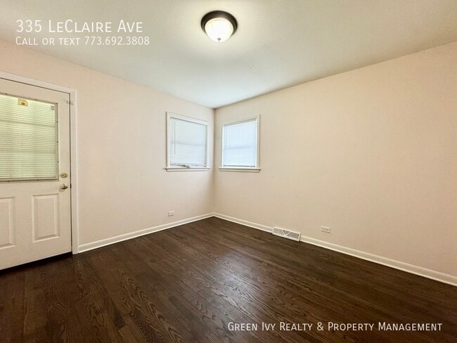 Building Photo - 335 Leclaire Ave