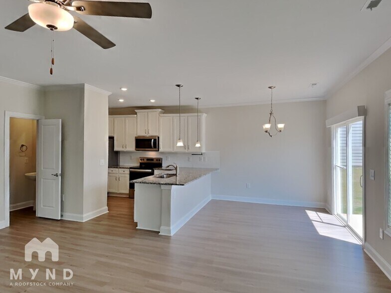 Building Photo - 158 Brixham Lp