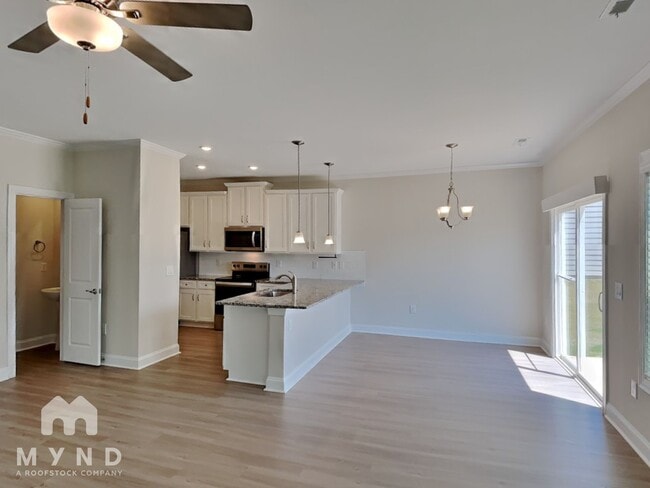 Building Photo - 158 Brixham Lp