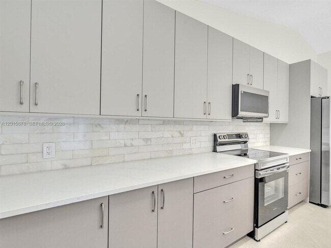 Building Photo - 3863 SW 53rd Pl