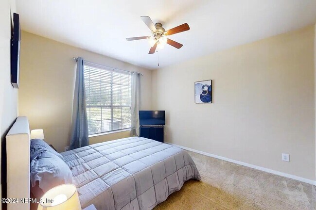 Building Photo - 13703 Richmond Park Dr N