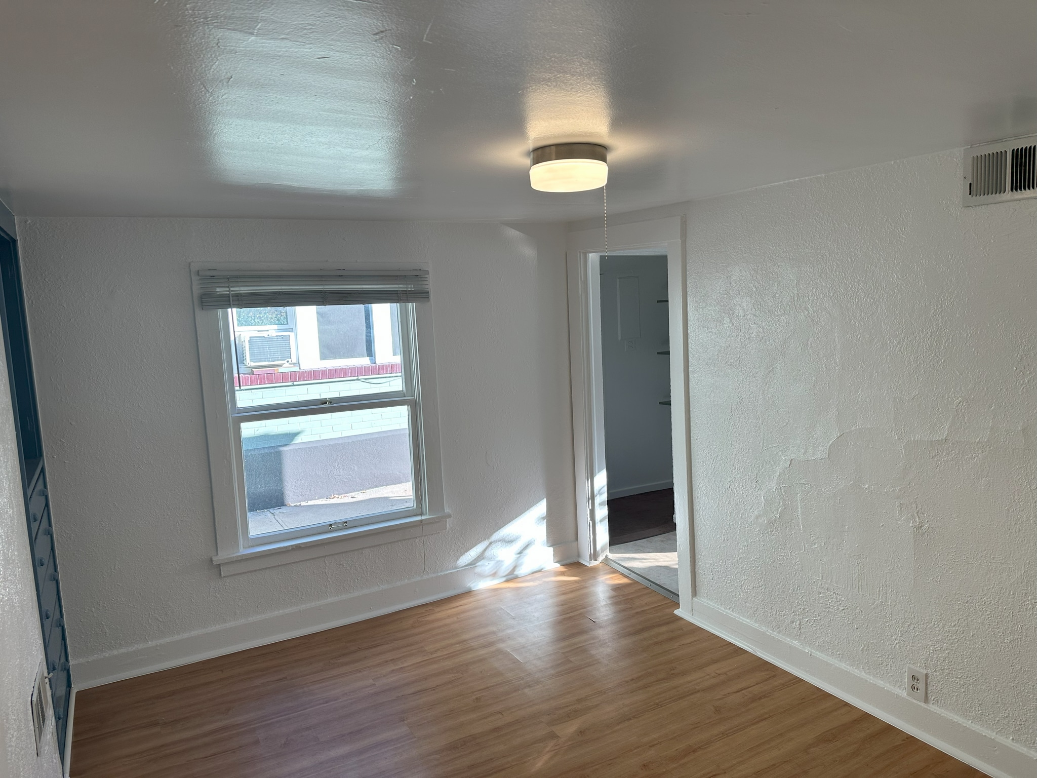 Building Photo - 42 Fox St