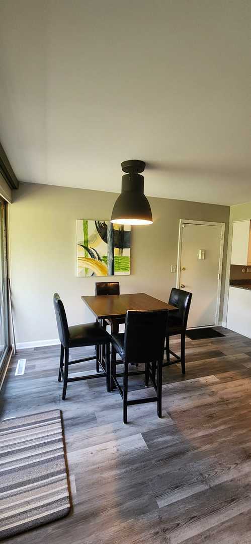 Building Photo - 5534 E Lake Dr