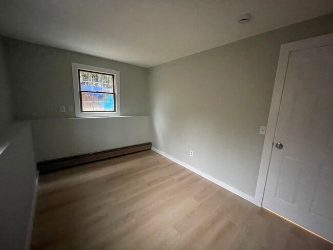 Building Photo - 15 Kingsley Ct