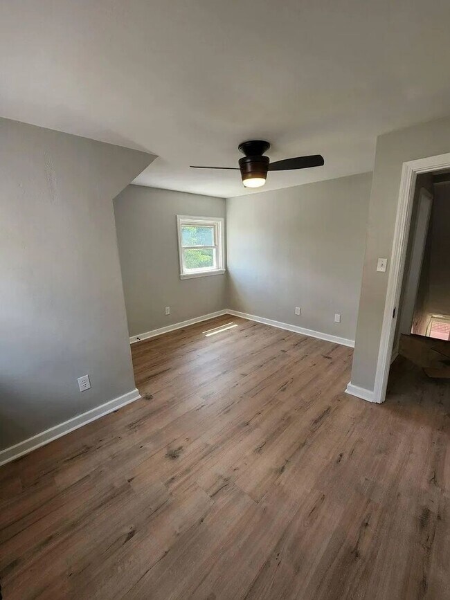 Building Photo - 3915-3917 Mount Troy