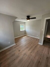 Building Photo - 3915-3917 Mount Troy