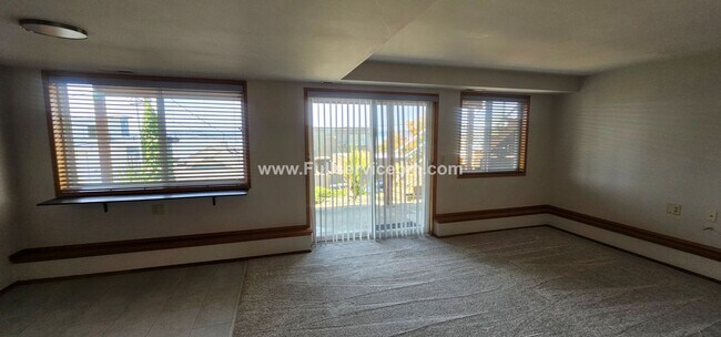Building Photo - Quiet and charming 1 bedroom 1 bath DS apartment in Redondo Beach house