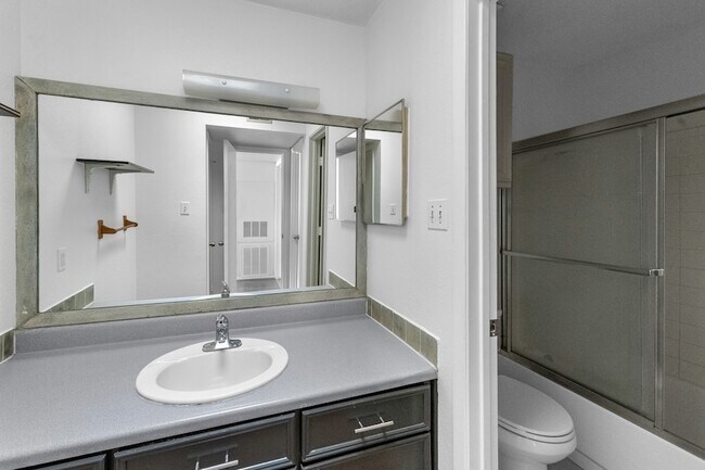 Building Photo - 18800 Egret Bay Blvd