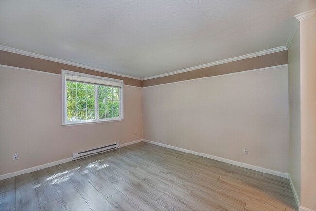 Building Photo - Woodland Hills Two Bed 2 Bath Condo