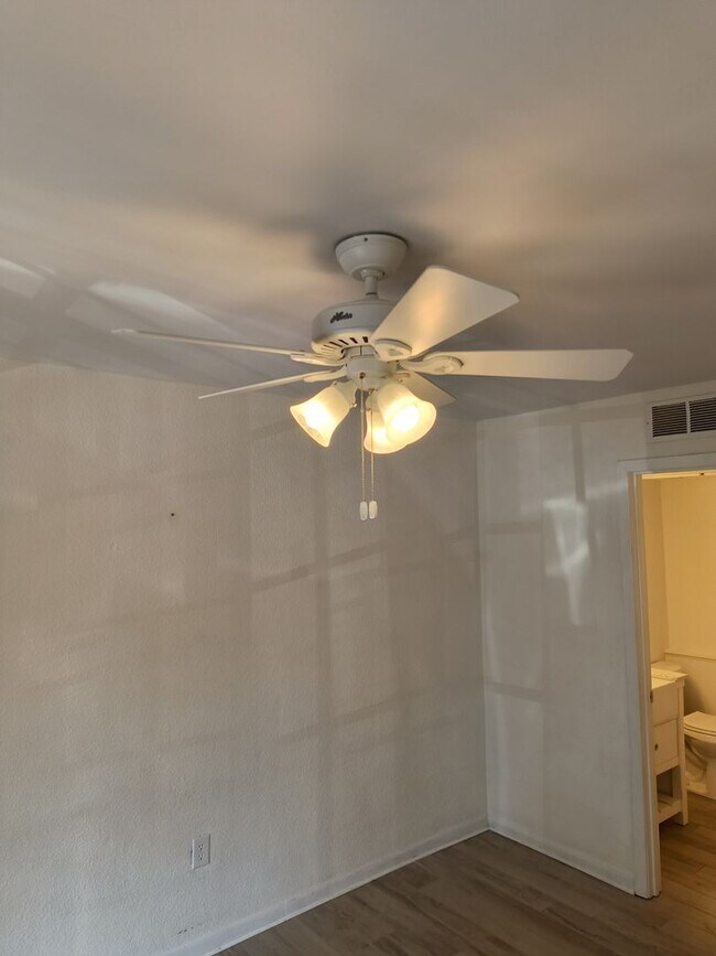 Building Photo - NEW LOWER PRICE  Wonderful 2 Bedroom 1.5 Bathroom condo