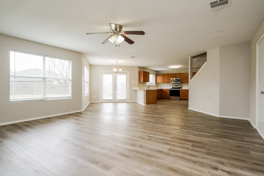 Building Photo - 8126 Mossberg Dr