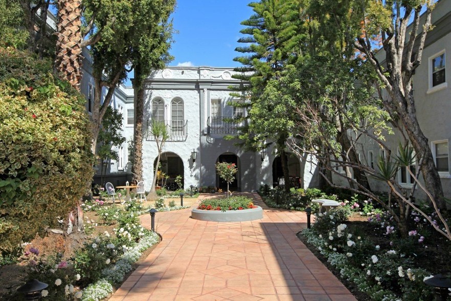 Building Photo - Chateau El Cerrito Apartments