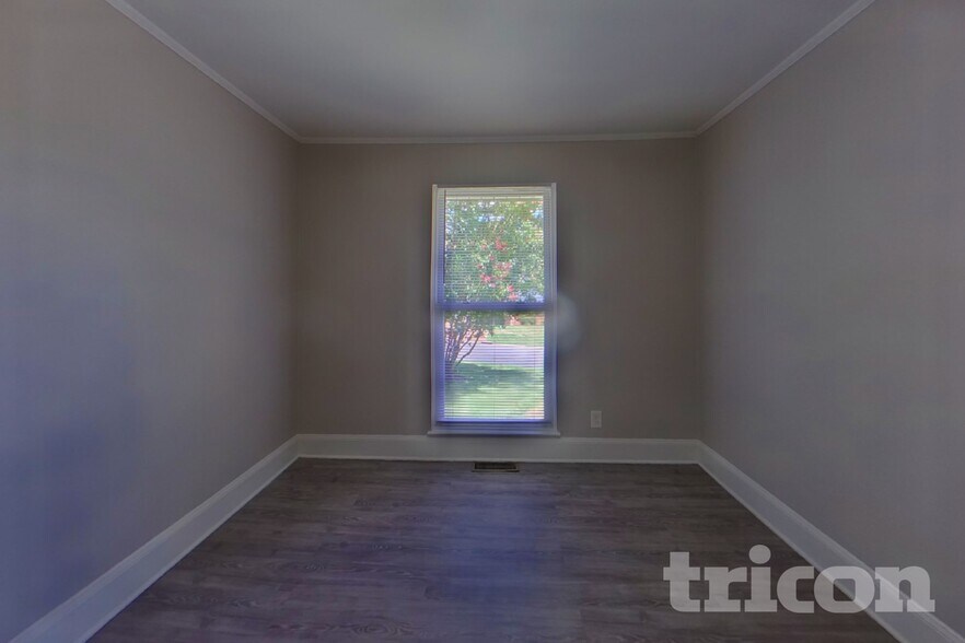 Building Photo - 5530 Wedgewood Dr