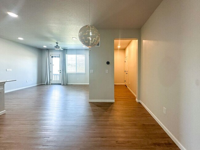 Building Photo - Alder Creek 3bd 2.5ba paired home for rent!