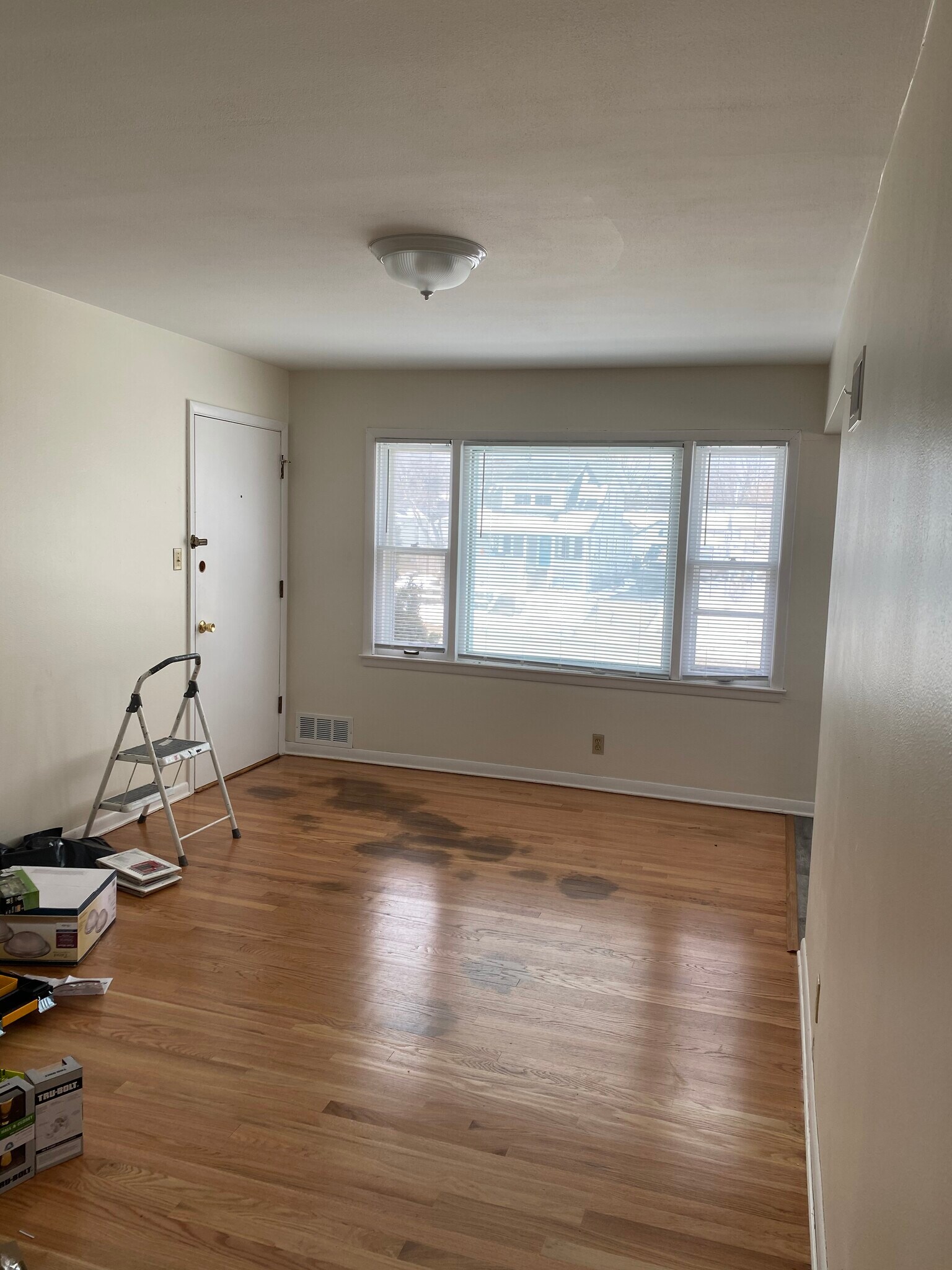 Building Photo - 2408 S 92nd St
