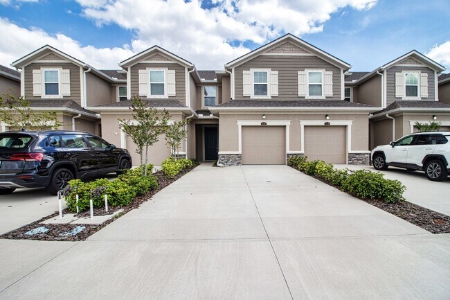 Building Photo - Stunning 3 Bed Townhouse for Rent in Lakewood Ranch! Spacious, Modern, and Move-In Ready!