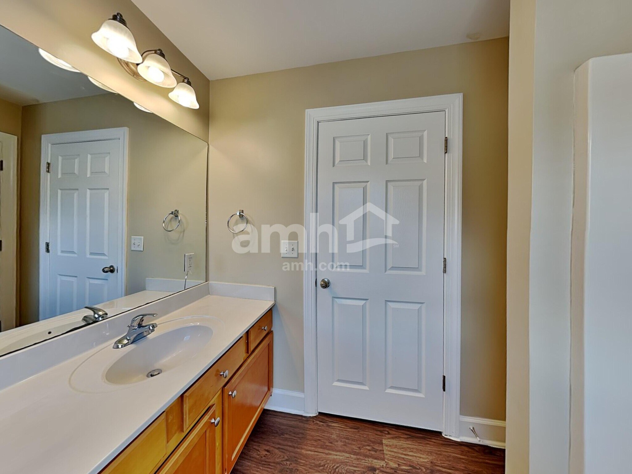 Building Photo - 116 Lake Point Ct