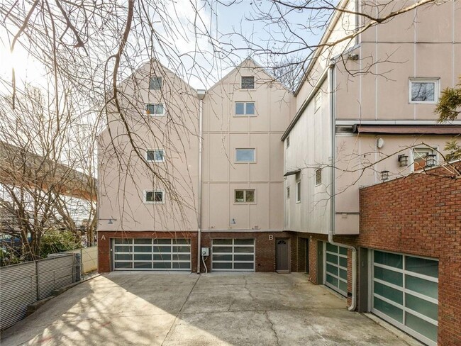 Building Photo - 5 Krog St NE