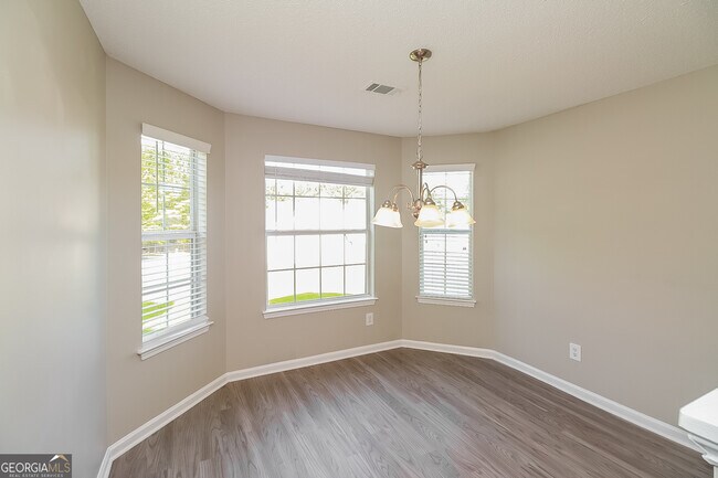 Building Photo - 4325 Holliday Rd