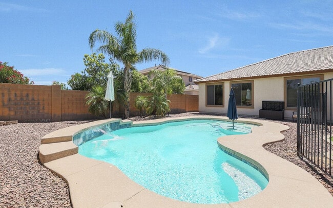 Building Photo - 14284 W Woodbridge Ave