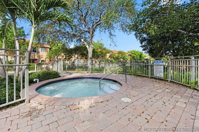 Building Photo - 4962 Leeward Ln