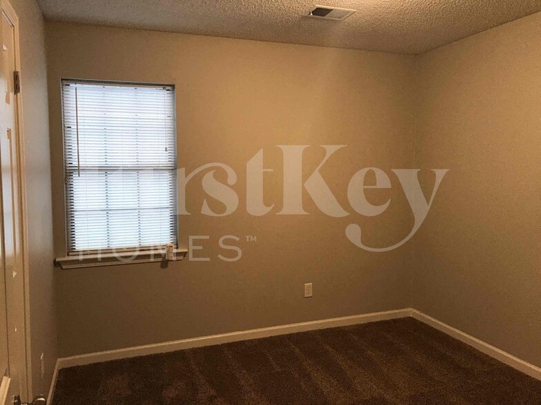 Building Photo - 6418 S Fawn Hollow Cir