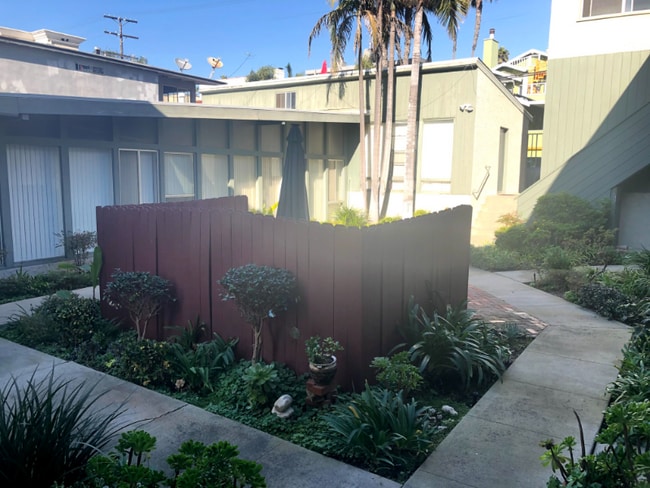 Building Photo - 2026 Hermosa Ave