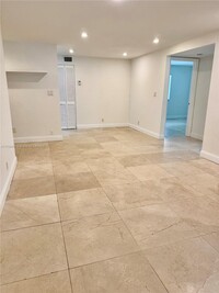Building Photo - 119 Gardens Dr