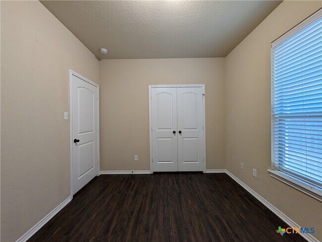 Building Photo - 296 Rosalie Dr