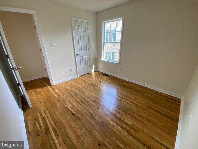 Building Photo - 321 Stickley St