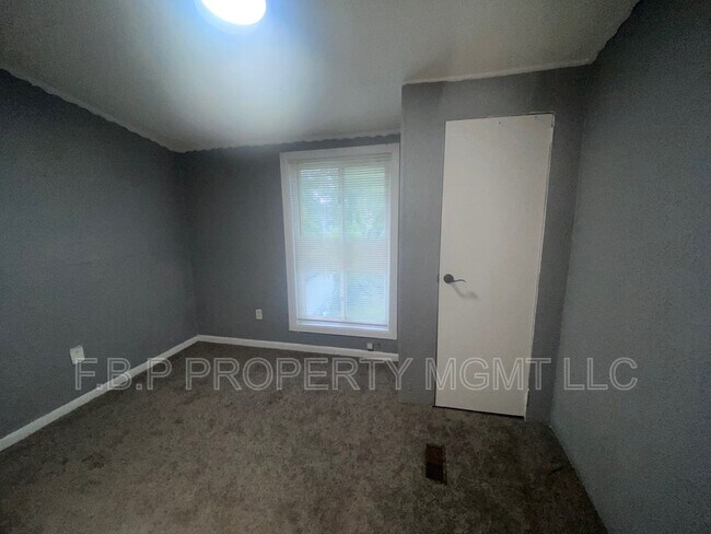 Building Photo - 7600 Pierson St