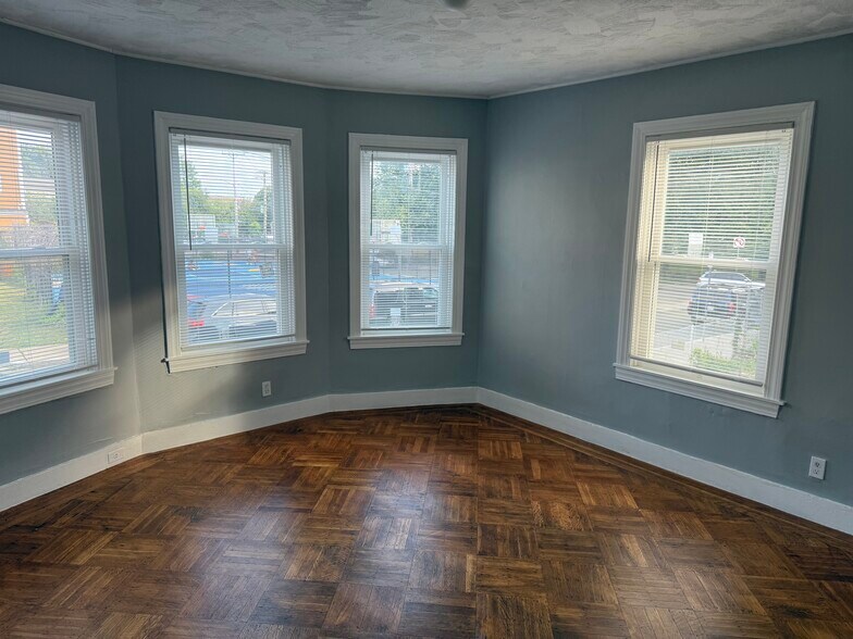 Living Room - 15 Fenelon St