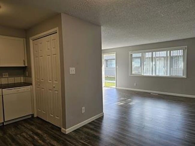 Building Photo - 1953-1953 S Owyhee St