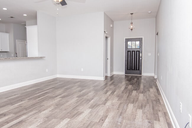 Building Photo - 5567 Galaxy Dr