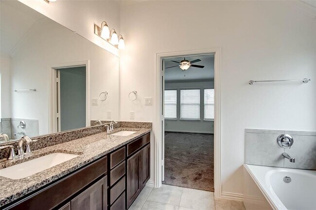 Building Photo - 2323 Green Kale Dr