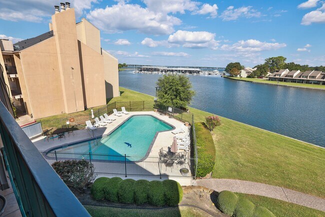 Building Photo - 12600 Melville Dr