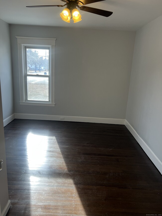 Building Photo - 261 S Cherry St