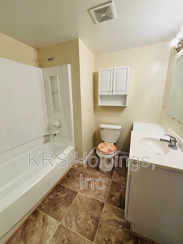 Building Photo - 1505 Peabody Dr