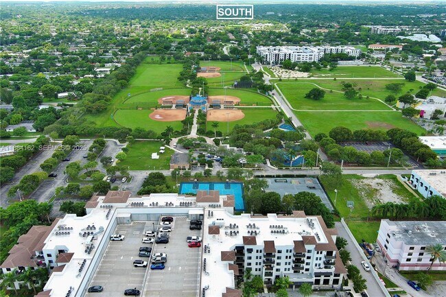 Building Photo - 17255 SW 95th Ave