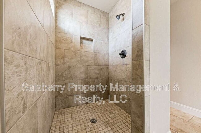 Building Photo - 4904 Ridglea Hills Ct