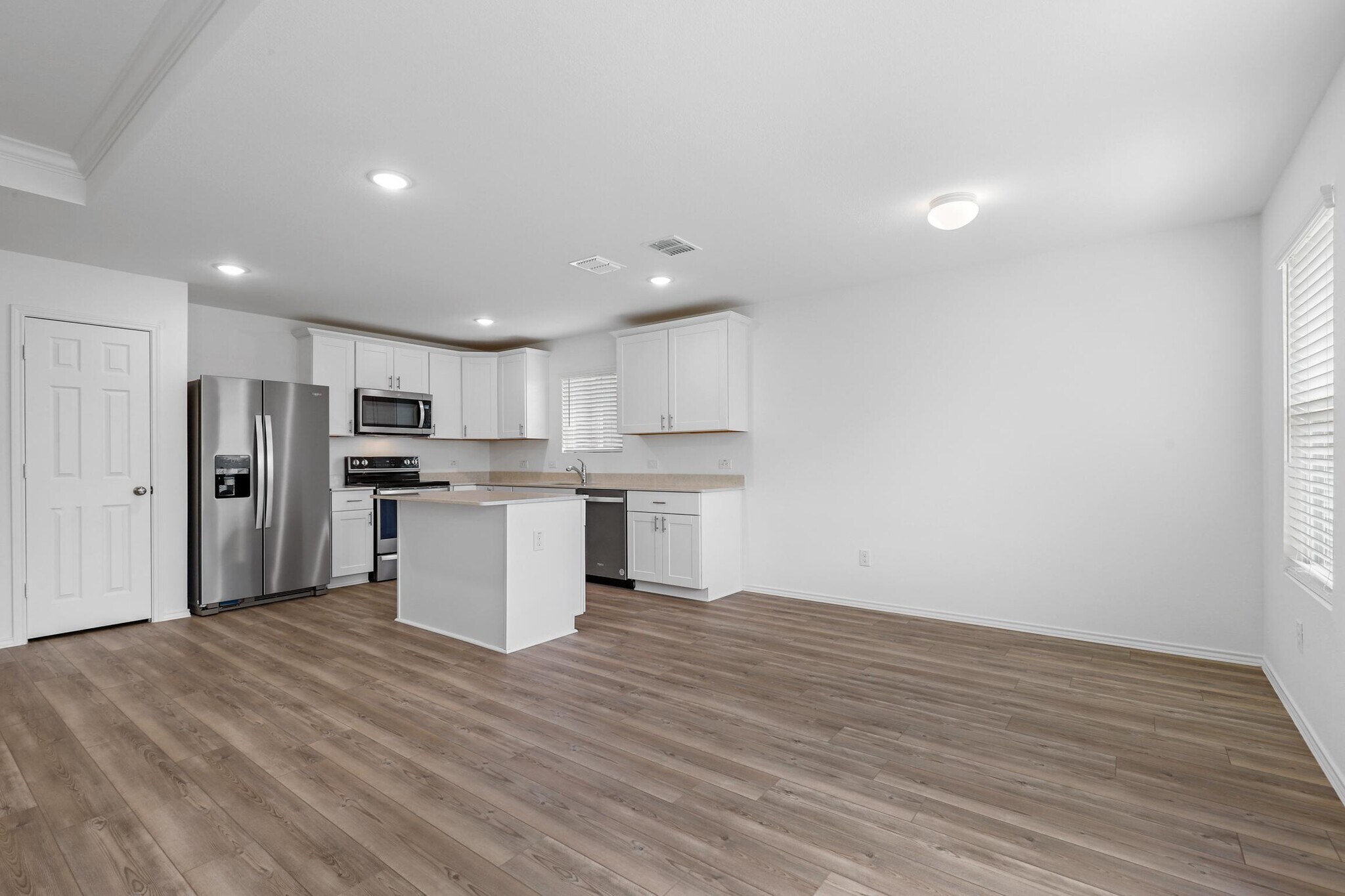 Building Photo - 4433 Benham Dr