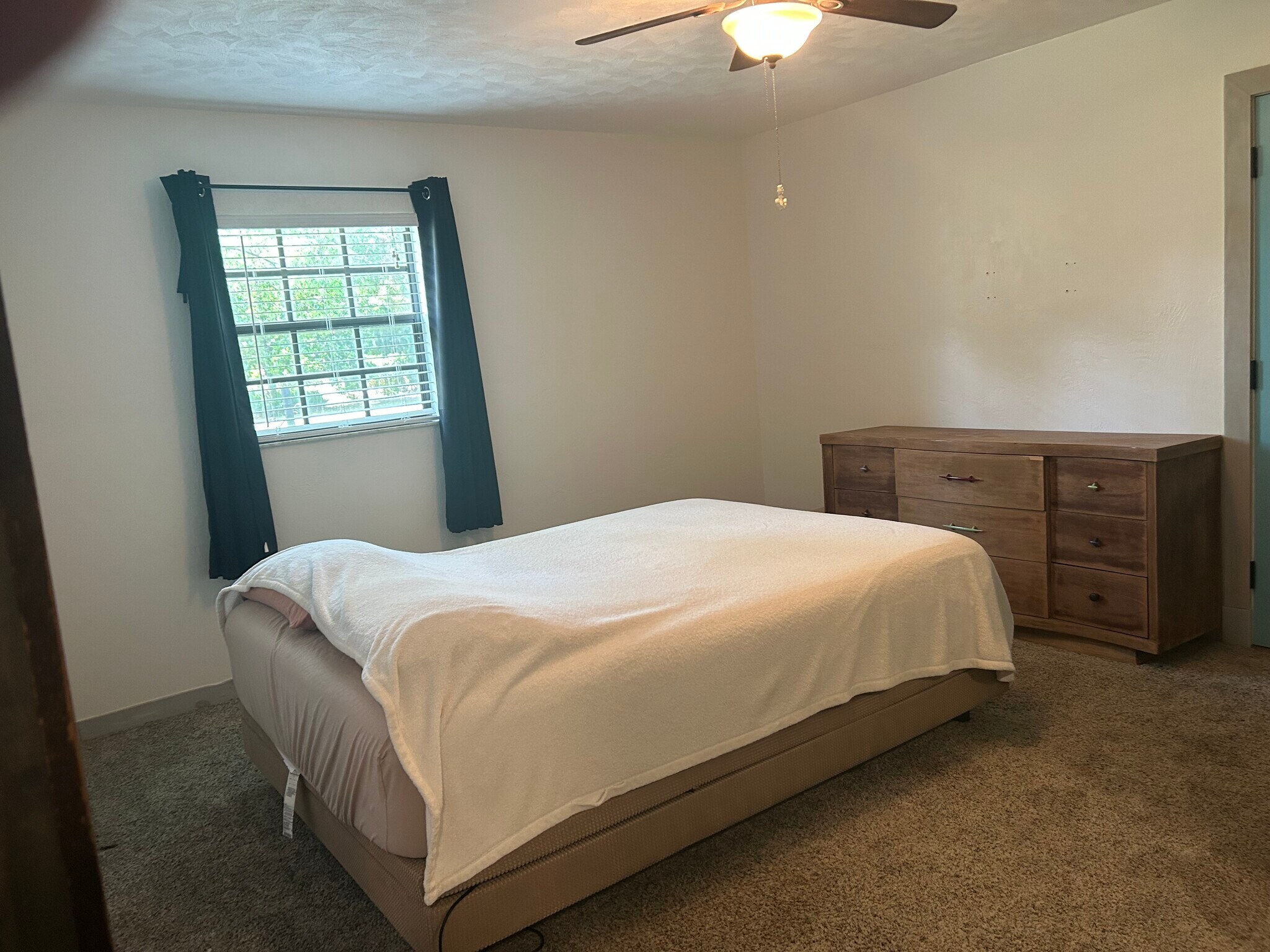 Family room 15x13 - 5720 Sweetwater Blvd
