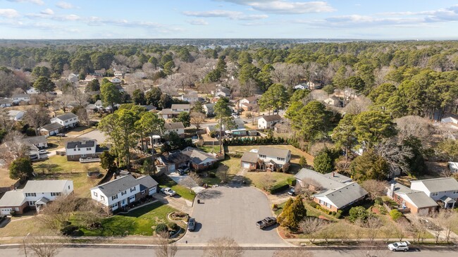 Building Photo - 2304 Meadow Lake Cir