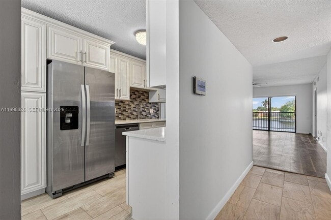 Building Photo - 9670 W McNab Rd