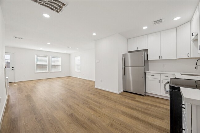 Building Photo - 9913 Porto Rico Rd