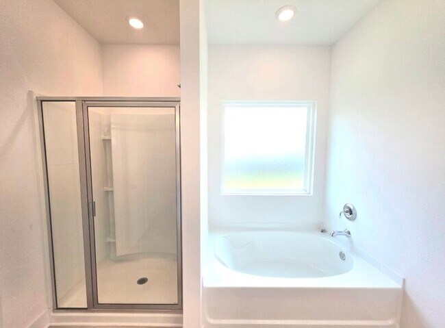 Building Photo - 6550 Paso Fino Dr