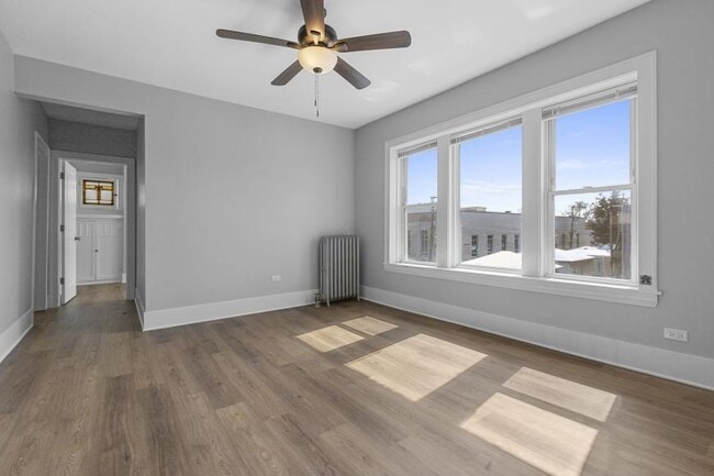 Building Photo - 2 bedroom in Chicago IL 60618