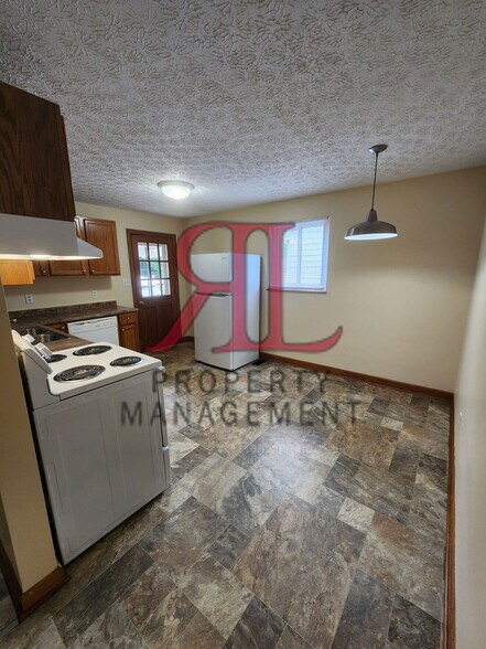 Building Photo - 156 Collingwood Ave