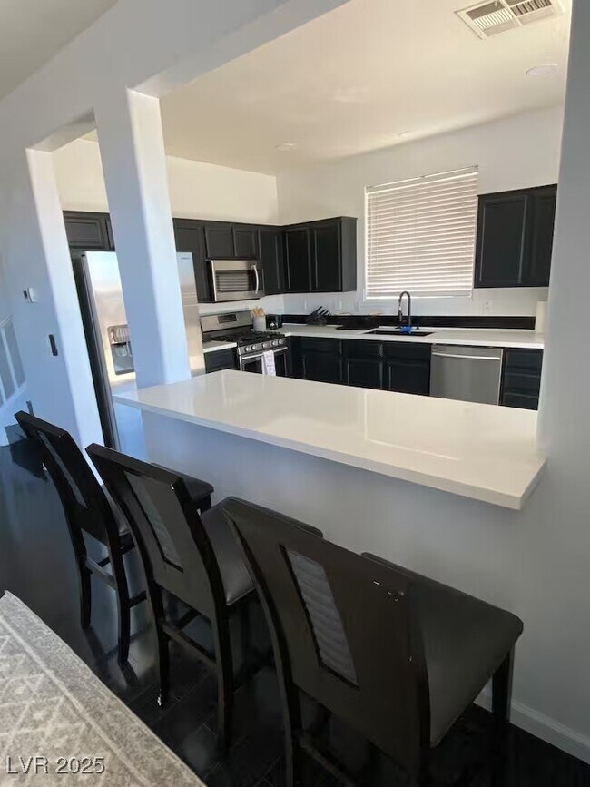 Building Photo - 7192 Shimmering Ave